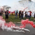 01.08.2020 Kielce. Uroczystości w 76. rocznicę wybuchu Powstania Warszawskiego. Race na rondzie Giedroycia / Jarosław Kubalski / Radio Kielce