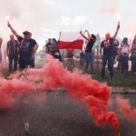 01.08.2020 Kielce. Uroczystości w 76. rocznicę wybuchu Powstania Warszawskiego. Race na rondzie Giedroycia / Jarosław Kubalski / Radio Kielce