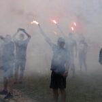 01.08.2020 Kielce. Uroczystości w 76. rocznicę wybuchu Powstania Warszawskiego. Race na rondzie Giedroycia / Jarosław Kubalski / Radio Kielce