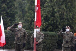 01.08.2020 Kielce. Uroczystości pod pomnikiem "Harcerzom poległym za Ojczyznę" na Skwerze Szarych Szeregów w 76. rocznicę wybuchu Powstania Warszawskiego / Jarosław Kubalski / Radio Kielce