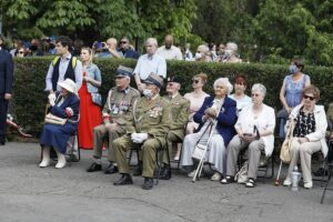 01.08.2020 Kielce. Uroczystości pod pomnikiem "Harcerzom poległym za Ojczyznę" na Skwerze Szarych Szeregów w 76. rocznicę wybuchu Powstania Warszawskiego / Jarosław Kubalski / Radio Kielce