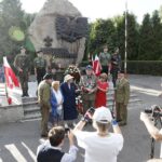 01.08.2020 Kielce. Uroczystości pod pomnikiem  "Harcerzom poległym za Ojczyznę" na Skwerze Szarych Szeregów w 76. rocznicę wybuchu Powstania Warszawskiego / Jarosław Kubalski / Radio Kielce