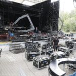 04.08.2020 Kielce. Amfiteatr na Kadzielni. Budowa sceny na Festiwal Muzyki Tanecznej / Jarosław Kubalski / Radio Kielce