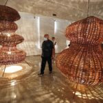 08.07.2020 Kielce. BWA. Wernisaż wystawy "Leśniczówka. Sztuka organiczna z Dąbrowy Dolnej" / Jarosław Kubalski / Radio Kielce