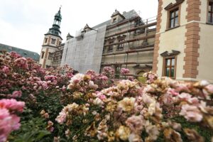 07.08.2020 Kielce. Pałac Biskupów Krakowskich. Muzeum Narodowe. Remont elewacji / Jarosław Kubalski / Radio Kielce