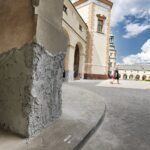 07.08.2020 Kielce. Pałac Biskupów Krakowskich. Muzeum Narodowe. Remont elewacji / Jarosław Kubalski / Radio Kielce