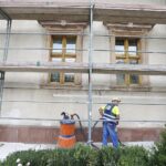 07.08.2020 Kielce. Pałac Biskupów Krakowskich. Muzeum Narodowe. Remont elewacji / Jarosław Kubalski / Radio Kielce