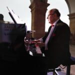 22.08.2020 Kielce. Ogród włoski Pałacu Biskupów. Koncert z cyklu "Chopinowskie inspiracje". Artur Jaroń / Jarosław Kubalski / Radio Kielce