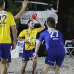 23.08.2020 Kielce. Festiwal sportów plażowych na Kadzielni. Mecz pokazowy plażowej piłki ręcznej w wykonaniu Łomża Vive Kielce / Jarosław Kubalski / Radio Kielce