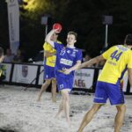 23.08.2020 Kielce. Festiwal sportów plażowych na Kadzielni. Mecz pokazowy plażowej piłki ręcznej w wykonaniu Łomża Vive Kielce / Jarosław Kubalski / Radio Kielce