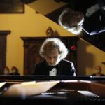 29.08.2020 Kielce. Muzeum Narodowe.  Koncert z cyklu "Chopinowskie inspiracje". Gra Piotr Pawlak / Jarosław Kubalski / Radio Kielce