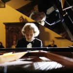 29.08.2020 Kielce. Muzeum Narodowe.  Koncert z cyklu "Chopinowskie inspiracje". Gra Piotr Pawlak / Jarosław Kubalski / Radio Kielce