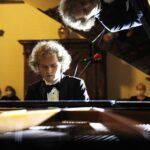 29.08.2020 Kielce. Muzeum Narodowe.  Koncert z cyklu "Chopinowskie inspiracje". Gra Piotr Pawlak / Jarosław Kubalski / Radio Kielce