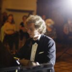 29.08.2020 Kielce. Muzeum Narodowe.  Koncert z cyklu "Chopinowskie inspiracje". Gra Piotr Pawlak / Jarosław Kubalski / Radio Kielce