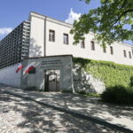 08.06.2017 Kielce. Wzgórze Zamkowe. OMPiO. Dawne więzienie UB przy ulicy Zamkowej. / Jarosław Kubalski / Radio Kielce