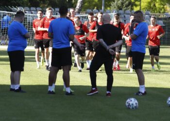 30.07.2020. Kielce. Stadion przy ulicy Szczepaniaka. Trening piłkarzy Korony / Jarosław Kubalski / Radio Kielce