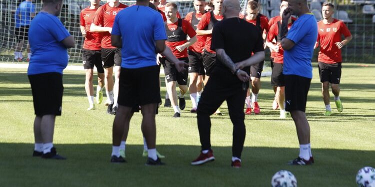 30.07.2020. Kielce. Stadion przy ulicy Szczepaniaka. Trening piłkarzy Korony / Jarosław Kubalski / Radio Kielce