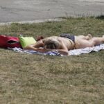 01.08.2020 Kielce. Basen przy ulicy Szczecińskiej. Wypoczynek / Jarosław Kubalski / Radio Kielce