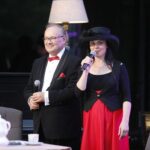 02.08.2020 Kielce. Święto Placu Moniuszki. Koncert "Z muzyką przez Kielce". Dyrektor Państwowej Szkoły Muzycznej w Kielcach Artur Jaroń i dziekan Wydziału Sztuki UJK Ewa Robak / Jarosław Kubalski / Radio Kielce