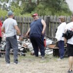 11.08.2020 Tokarnia. Park etnograficzny. Zdjęcia do programu telewizyjnego Złomowisko PL emitowanego przez Discovery Channel / Jarosław Kubalski / Radio Kielce