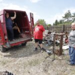 11.08.2020 Tokarnia. Park etnograficzny. Zdjęcia do programu telewizyjnego Złomowisko PL emitowanego przez Discovery Channel / Jarosław Kubalski / Radio Kielce