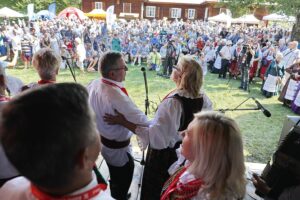 30.08.2020 Tokarnia. Gala finałowa konkursu „Jawor - u źródeł kultury” / Jarosław Kubalski / Radio Kielce