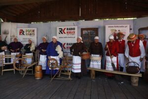 30.08.2020. Tokarnia. Gala finałowa konkursu „Jawor - u źródeł kultury” / Jarosław Kubalski / Radio Kielce