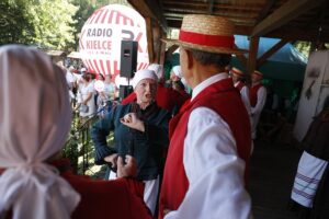 30.08.2020. Tokarnia. Gala finałowa konkursu „Jawor - u źródeł kultury” / Jarosław Kubalski / Radio Kielce