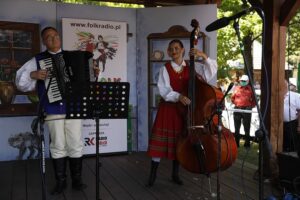 30.08.2020. Tokarnia. Gala finałowa konkursu „Jawor - u źródeł kultury” / Jarosław Kubalski / Radio Kielce