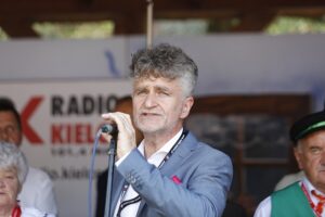 30.08.2020. Tokarnia. Gala finałowa konkursu „Jawor - u źródeł kultury”. Na zdjęciu: Krzysztof Słoń - senator PiS / Jarosław Kubalski / Radio Kielce