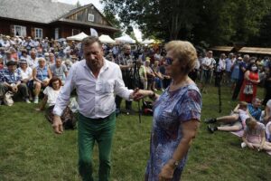 30.08.2020. Tokarnia. Gala finałowa konkursu „Jawor - u źródeł kultury” / Jarosław Kubalski / Radio Kielce