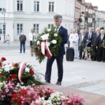 31.08.2020 Kielce. 40. rocznica powstania Solidarności. Złożenie kwiatów pod pomnikiem księdza Jerzego Popiełuszki. Senator Krzysztof Słoń / Jarosław Kubalski / Radio Kielce