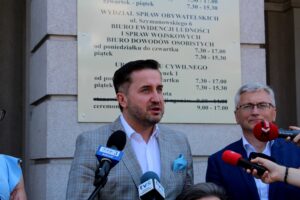 06.08.2020. Kielce. Podsumowanie półrocznej działalności Powiatowej Społecznej Rady ds. Osób Niepełnosprawnych. Na zdjęciu: Kamil Suchański - wiceprzewodniczący rady i Jerzy Pióro - Pełnomocnik Prezydenta Miasta Kielce ds. Osób Niepełnosprawnych / Faustyna Terelak / Radio Kielce