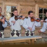 Kapela Zakopiany / Centrum Edukacji i Kultury  „Szklany Dom" w Ciekotach