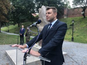 31.08.2020 Sandomierz. Uroczystości z okazji 40-lecia powstania NSZZ „Solidarność”. Skwer Solidarności w Sandomierzu. Na zdjęciu Marcin Marzec - burmistrz Sandomierza / Grażyna Szlęzak-Wójcik / Radio Kielce