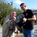 01.08.2020 Ostrowiec. 76. rocznica wybuchu Powstania Warszawskiego. Na zdjęciu (od lewej): powstaniec warszawski Andrzej Jachymczyk ps. „Azjata” i Michał Ślusarz - prezes Ostrowieckich Patriotów / Emilia Sitarska / Radio Kielce