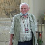 09.08.2020. Opatów. Spacer pn. „Opatowskie zakątki”. Na zdjęciu: Marek Baradziej - przewodnik świętokrzyski / Emilia Sitarska / Radio Kielce