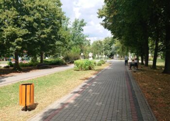 11.08.2020. Ostrowiec Św. Park Spółdzielców po rewitalizacji / Emilia Sitarska / Radio Kielce