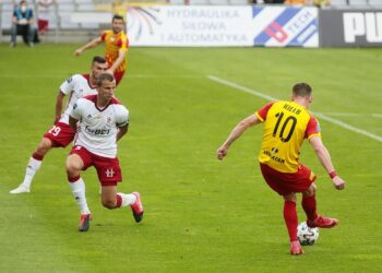 18.07.2020. Kielce. 37. kolejka PKO Ekstraklasy: Korona Kielce - ŁKS Łódź. Na zdjęciu (z prawej): Jacek Kiełb / Wiktor Taszłow / Radio Kielce