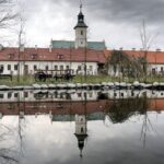 10.08.2020. Fotopuzzle z Radiem Kielce - Pustelnia Złotego Lasu w Rytwianach - Klasztor Pokamedulski / Jarosław Kubalski / Radio Kielce