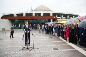 27.08.2020 Kielce. Otwarcie zmodernizowanego dworca autobusowego. Przemawia Bogdan Wenta - prezydent Kielc / Wiktor Taszłow / Radio Kielce