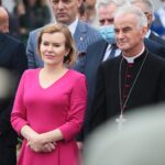 27.08.2020 Kielce. Otwarcie zmodernizowanego dworca autobusowego. Na zdjęciu (od lewej): minister Anna Krupka, biskup Marian Florczyk / Wiktor Taszłow / Radio Kielce