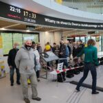 27.08.2020. Kielce. Mieszkańcy zwiedzają zmodernizowany dworzec autobusowy / Wiktor Taszłow / Radio Kielce