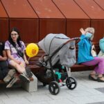 27.08.2020. Kielce. Mieszkańcy zwiedzają zmodernizowany dworzec autobusowy / Wiktor Taszłow / Radio Kielce