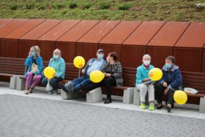 27.08.2020. Kielce. Mieszkańcy zwiedzają zmodernizowany dworzec autobusowy / Wiktor Taszłow / Radio Kielce