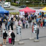 27.08.2020. Kielce. Mieszkańcy zwiedzają zmodernizowany dworzec autobusowy / Wiktor Taszłow / Radio Kielce