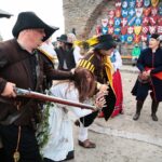 29.08.2020. Chęciny. Historyczne pokazy na zamku / Wiktor Taszłow / Radio Kielce