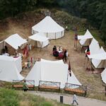 29.08.2020. Chęciny. Historyczne pokazy na zamku / Wiktor Taszłow / Radio Kielce