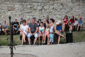 30.08.2020. Chęciny. Piknik na zamku / Wiktor Taszłow / Radio Kielce