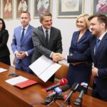 31. 08.2020. Kielce. Konferencja dotycząca inwestycji UJK i nowych projektów naukowych realizowanych na uczelni. Na zdjęciu (od lewej): dr Aleksandra Pisarska - kanclerz UJK, Michał Cieślak - poseł, prof. Jacek Semaniak - rektor UJK, Renata Janik - wicemarszałek województwa świętokrzyskiego, Piotr Ziółkowski - dyrektor Biura Programów i Przedsięwzięć Ministra Nauki i Szkolnictwa Wyższego / Wiktor Taszłow / Radio Kielce